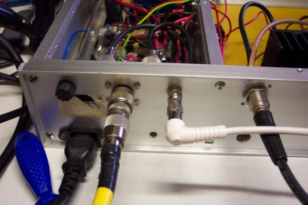 000_0007 aansluitingen.JPG (56.67 KiB) 42839 keer bekeken Antenne aansluitingen